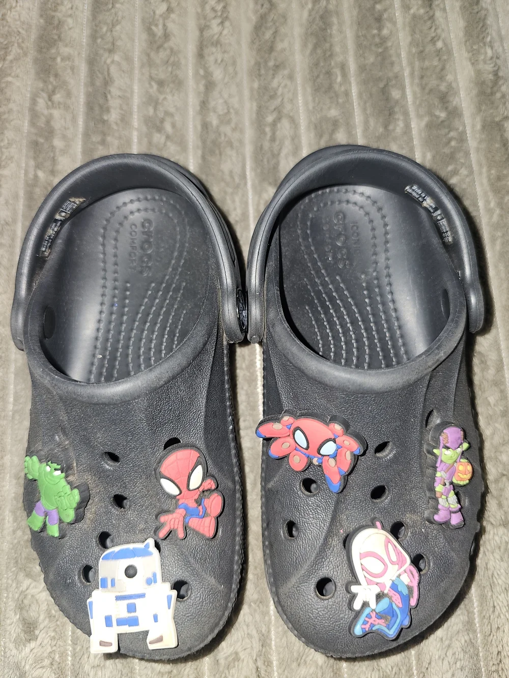 Kids Black Croc Clog Shoes with Superhero Charms Size 9 - KS 1